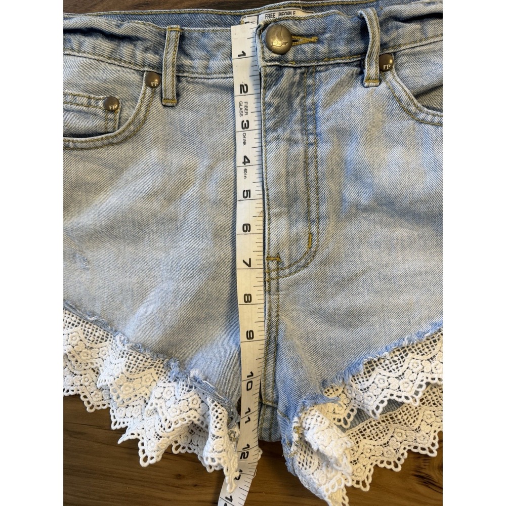 Free People Lace Trim Denim Shorts W28 Distressed Boho Festival Cutoff - Picture 6 of 14